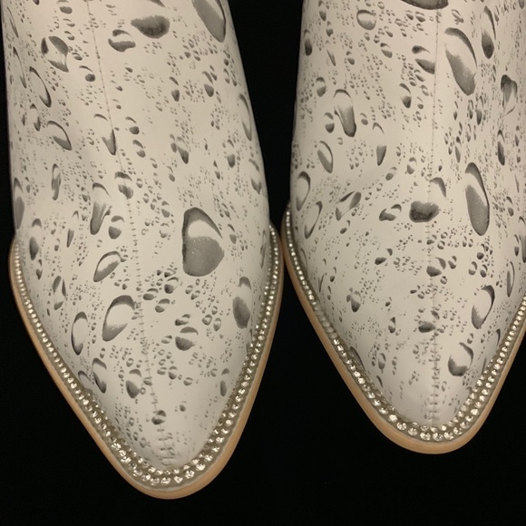 One of a kind HYDROGRAPHIC rain drop pattern clogs - Picture 6 of 8